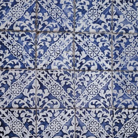 fond-photo-azulejos-bleu-blanc-lisbonne